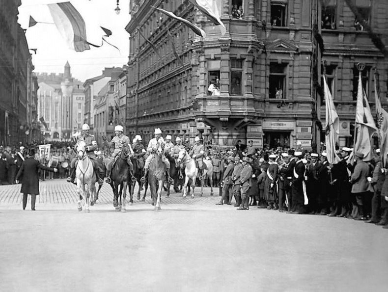 Иллюстрация к книге — Линия жизни. Как я отделился от России [i_012.jpg]