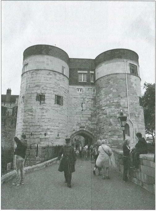 Иллюстрация к книге — Ричард III и его время. Роковой король эпохи Войн Роз [i_009.jpg]