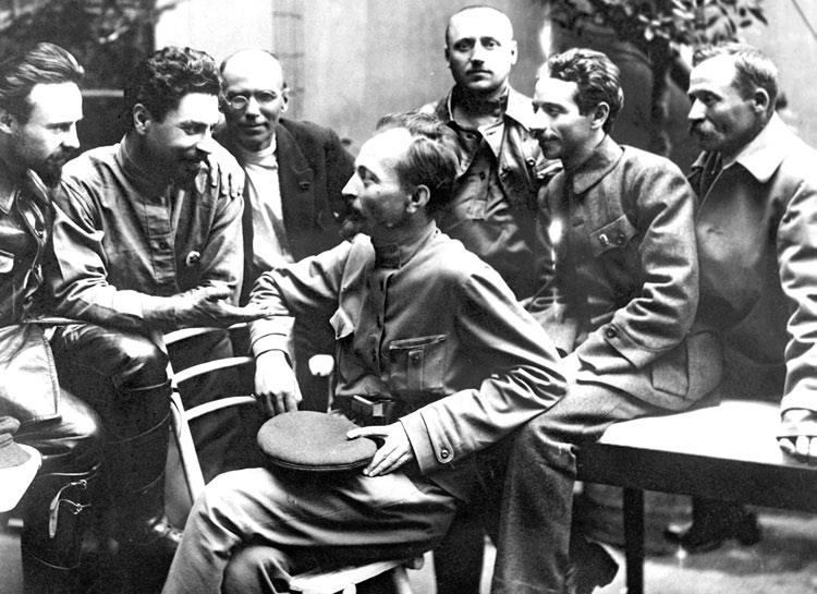 Иллюстрация к книге — Россия в огне Гражданской войны: подлинная история самой страшной братоубийственной войны [i_012.jpg]