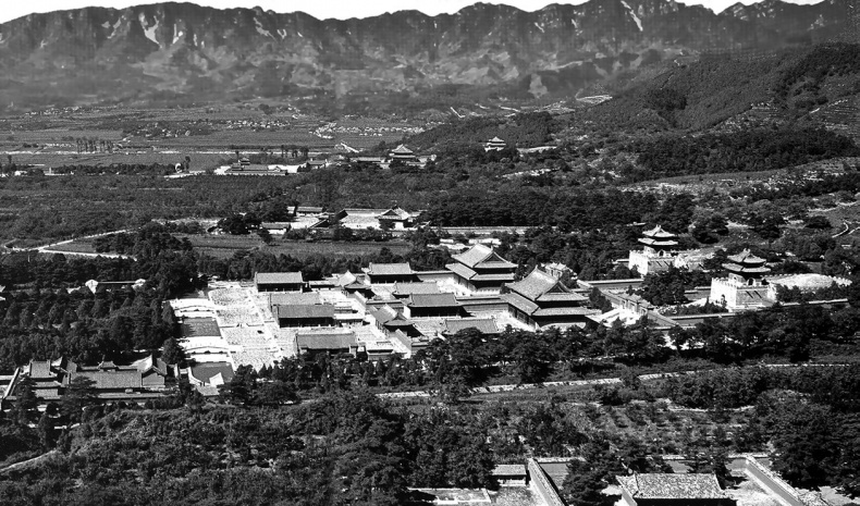 Иллюстрация к книге — Как было на самом деле. Последний путь святого семейства [i_002.jpg]