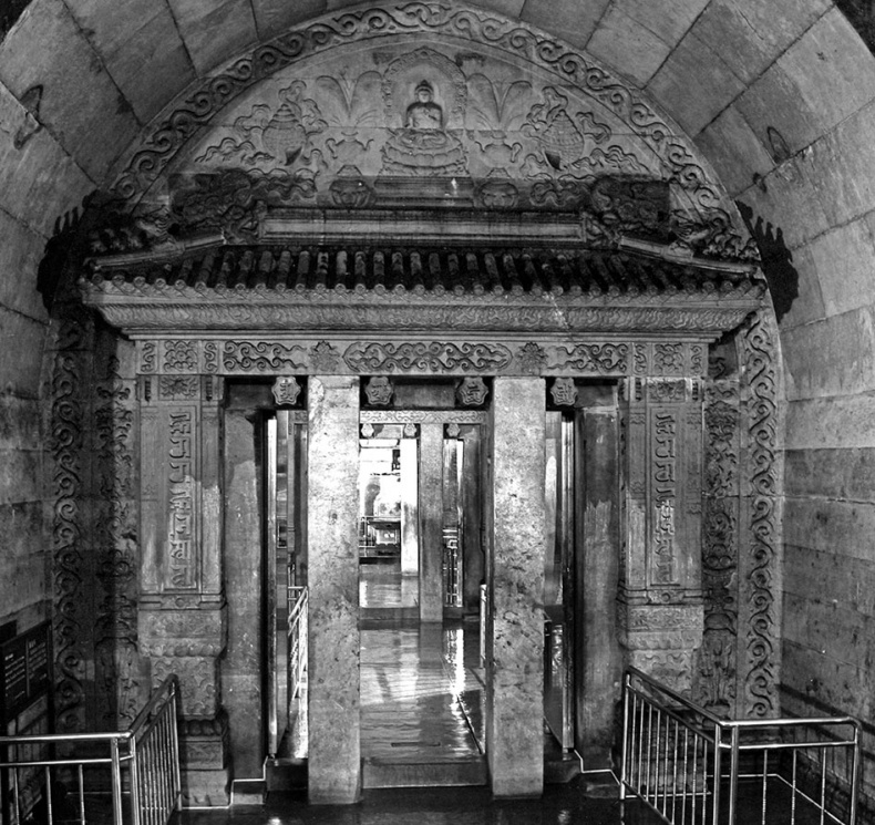 Иллюстрация к книге — Как было на самом деле. Последний путь святого семейства [i_050.jpg]