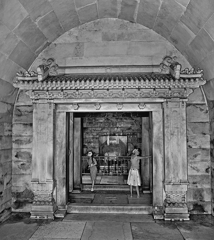 Иллюстрация к книге — Как было на самом деле. Последний путь святого семейства [i_102.jpg]