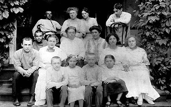 Иллюстрация к книге — Булгаков. Мастер и демоны судьбы [i_011.jpg]