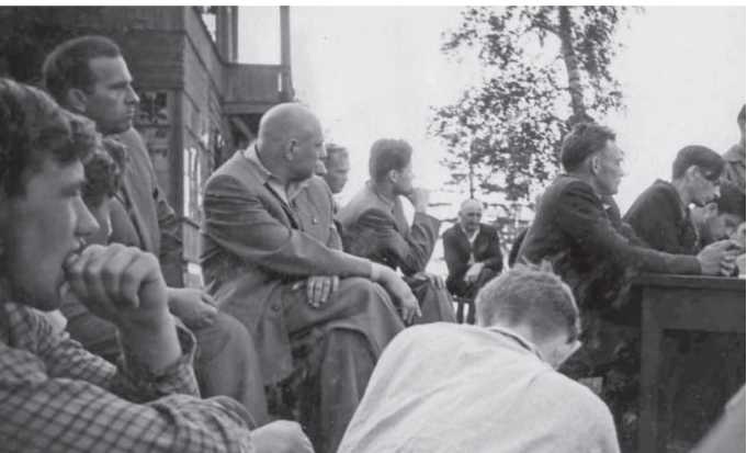 Иллюстрация к книге — Страх, или Жизнь в Стране Советов [i_019.jpg]