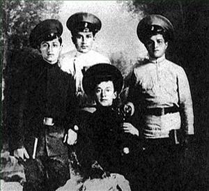 Иллюстрация к книге — Лаврентий Берия. Кровавый прагматик [i_007.jpg]