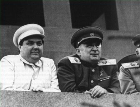 Иллюстрация к книге — Лаврентий Берия. Кровавый прагматик [i_095.jpg]