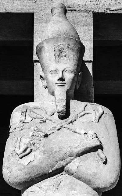 Иллюстрация к книге — Тайны человека [i_017.jpg]