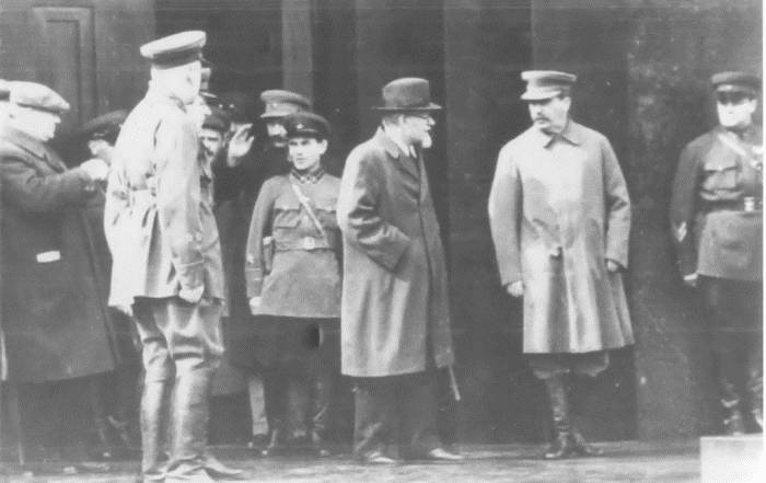 Иллюстрация к книге — "Сталинский питомец" - Николай Ежов [i_012.jpg]