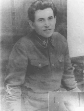 Иллюстрация к книге — "Сталинский питомец" - Николай Ежов [i_013.jpg]