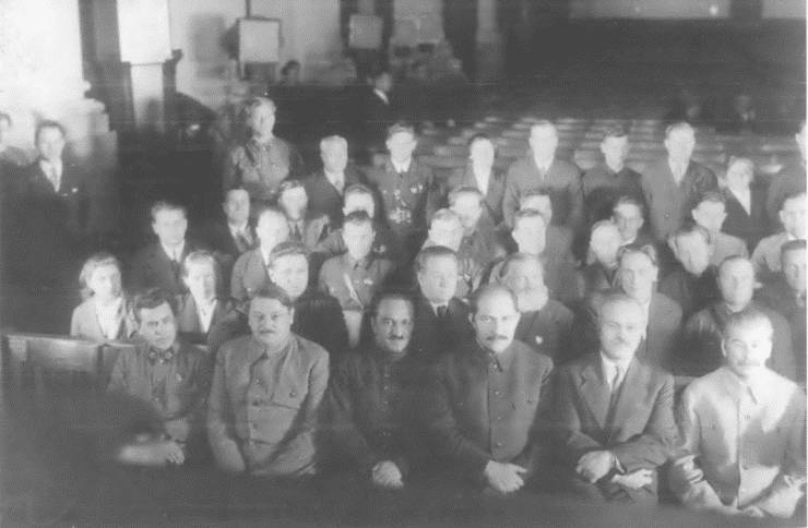 Иллюстрация к книге — "Сталинский питомец" - Николай Ежов [i_020.jpg]