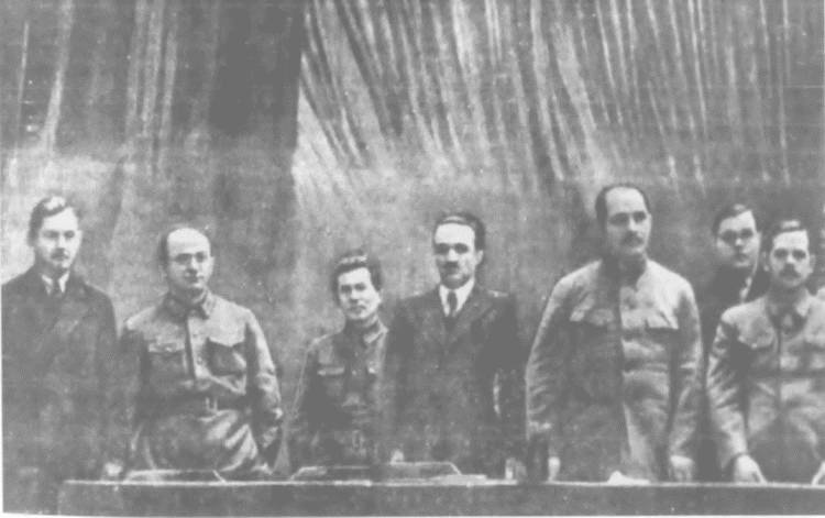 Иллюстрация к книге — "Сталинский питомец" - Николай Ежов [i_027.jpg]