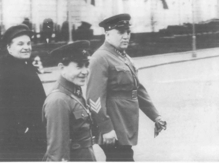 Иллюстрация к книге — "Сталинский питомец" - Николай Ежов [i_030.jpg]