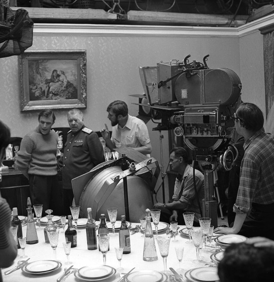 Иллюстрация к книге — Лопухи и лебеда [i_021.jpg]