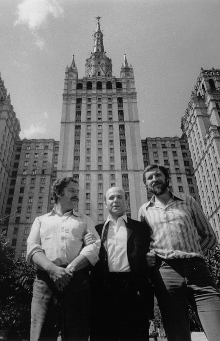 Иллюстрация к книге — Лопухи и лебеда [i_028.jpg]