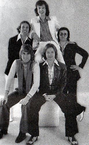 Иллюстрация к книге — Никогда не говори, что умрешь [i_001.jpg]