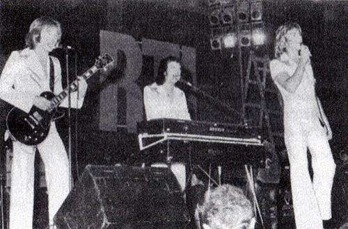 Иллюстрация к книге — Никогда не говори, что умрешь [i_003.jpg]