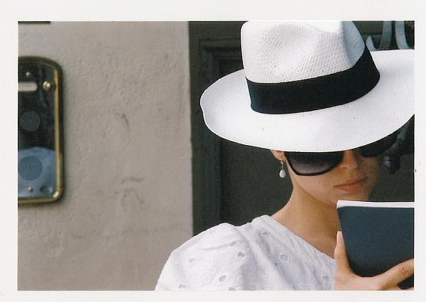 Иллюстрация к книге — Как почувствовать себя парижанкой, кем бы вы ни были [_48.jpg]