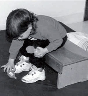 Иллюстрация к книге — Обучение моторным навыкам детей с ДЦП. Пособие для родителей и профессионалов [i_175.jpg]