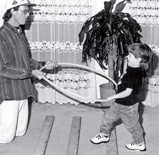 Иллюстрация к книге — Обучение моторным навыкам детей с ДЦП. Пособие для родителей и профессионалов [i_246.jpg]