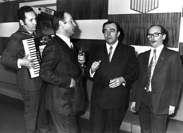 Иллюстрация к книге — Маркус Вольф. &quot;Человек без лица&quot; из Штази [_022.jpg]