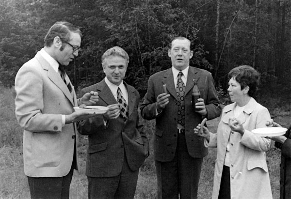 Иллюстрация к книге — Маркус Вольф. &quot;Человек без лица&quot; из Штази [_03.jpg]