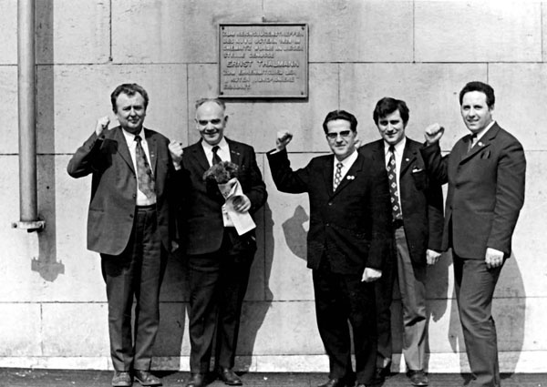 Иллюстрация к книге — Маркус Вольф. &quot;Человек без лица&quot; из Штази [_05.jpg]