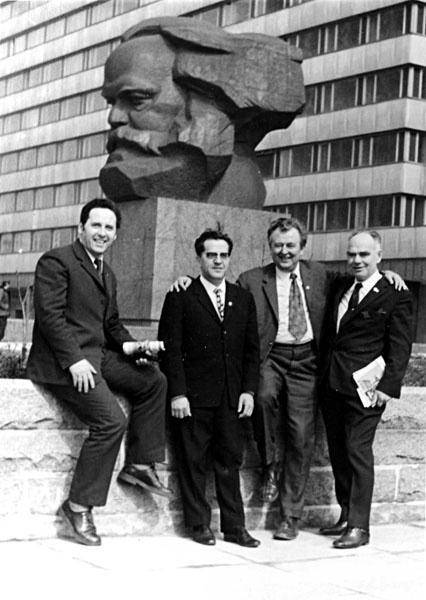 Иллюстрация к книге — Маркус Вольф. &quot;Человек без лица&quot; из Штази [_052.jpg]