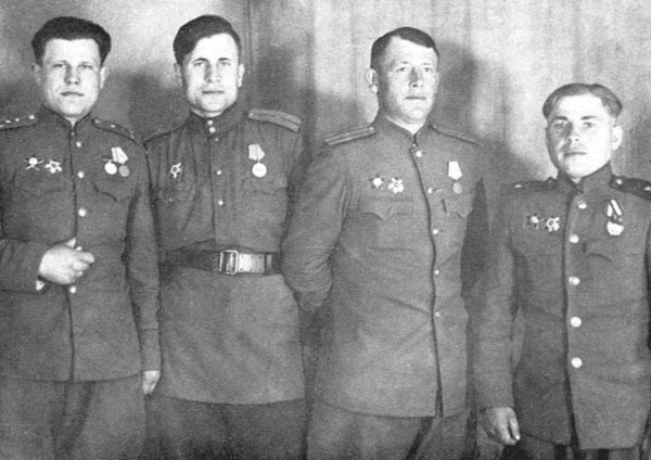 Иллюстрация к книге — Правда о штрафбатах. Как офицерский штрафбат дошел до Берлина [i_033.jpg]