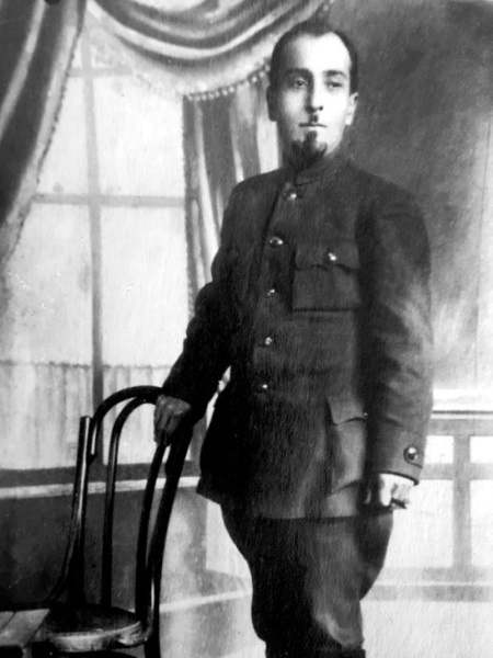 Иллюстрация к книге — Тайна личности Ленина. Спаситель народа или разрушитель империи? [i_022.jpg]