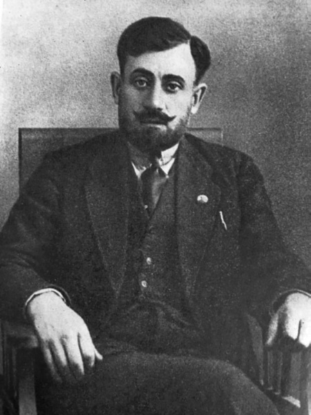 Иллюстрация к книге — Тайна личности Ленина. Спаситель народа или разрушитель империи? [i_023.jpg]