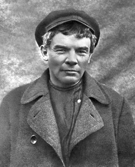 Иллюстрация к книге — Тайна личности Ленина. Спаситель народа или разрушитель империи? [i_029.jpg]