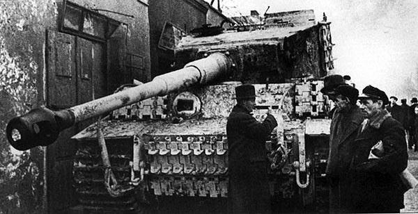 Иллюстрация к книге — Дорога на Берлин. "От победы к победе" [_210.jpg]