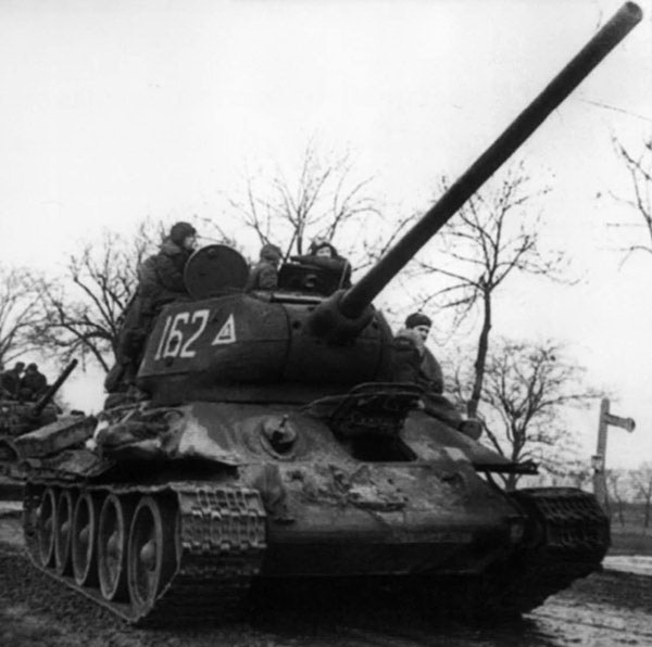 Иллюстрация к книге — Дорога на Берлин. "От победы к победе" [_241.jpg]