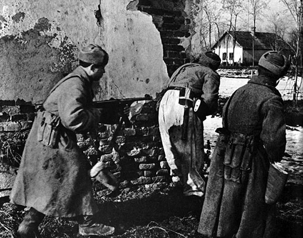 Иллюстрация к книге — Дорога на Берлин. "От победы к победе" [_305.jpg]