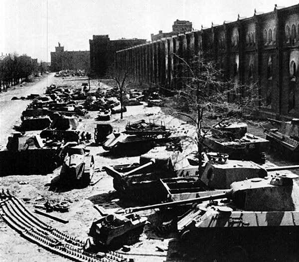 Иллюстрация к книге — Дорога на Берлин. "От победы к победе" [_365.jpg]