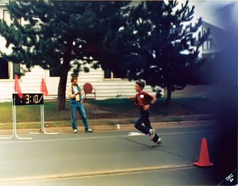 Иллюстрация к книге — Ешь правильно, беги быстро. Правила жизни сверхмарафонца [i_003.jpg]