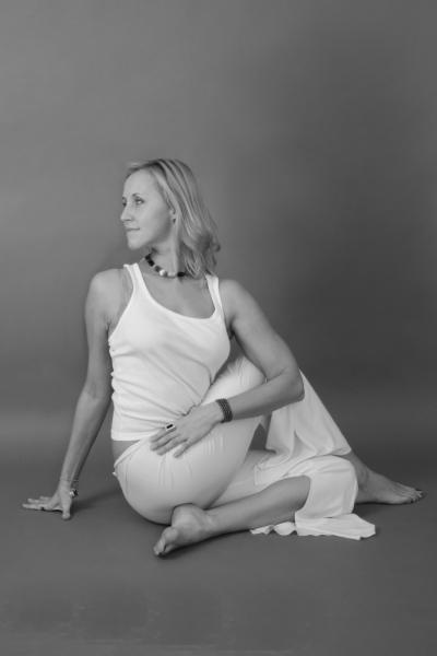 Иллюстрация к книге — Йога для стройности, здоровья и красоты [_110.jpg]