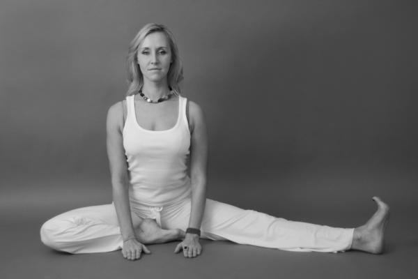 Иллюстрация к книге — Йога для стройности, здоровья и красоты [_114.jpg]