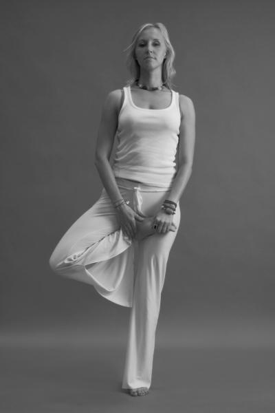 Иллюстрация к книге — Йога для стройности, здоровья и красоты [_37.jpg]