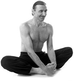 Иллюстрация к книге — Йога. Для тех, у кого «нет времени». Минимум усилий, максимум результата! [i_137.jpg]