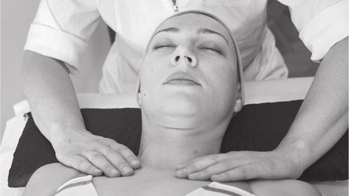 Иллюстрация к книге — Атлас. Практический массаж [i_081.jpg]