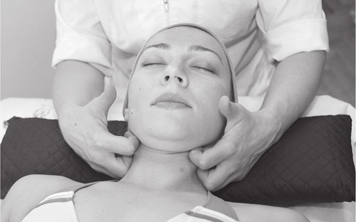 Иллюстрация к книге — Атлас. Практический массаж [i_100.jpg]