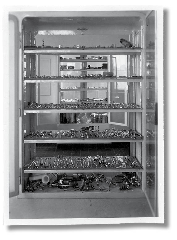 Иллюстрация к книге — Библиотека душ. Нет выхода из дома странных детей [i_047.jpg]