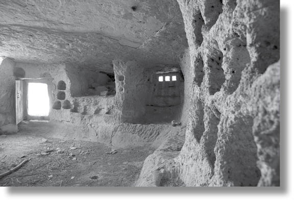 Иллюстрация к книге — Библиотека душ. Нет выхода из дома странных детей [i_059.jpg]