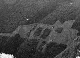 Иллюстрация к книге — Опрокинутый мир. Тайны прошлого – загадки грядущего. Что скрывают архивы Спецотдела НКВД, Аненербе и Верховного командования Вермахта [i_022.jpg]