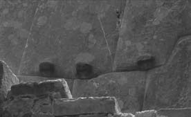 Иллюстрация к книге — Опрокинутый мир. Тайны прошлого – загадки грядущего. Что скрывают архивы Спецотдела НКВД, Аненербе и Верховного командования Вермахта [i_024.jpg]