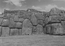 Иллюстрация к книге — Опрокинутый мир. Тайны прошлого – загадки грядущего. Что скрывают архивы Спецотдела НКВД, Аненербе и Верховного командования Вермахта [i_036.jpg]