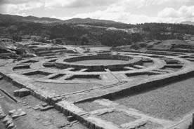 Иллюстрация к книге — Опрокинутый мир. Тайны прошлого – загадки грядущего. Что скрывают архивы Спецотдела НКВД, Аненербе и Верховного командования Вермахта [i_043.jpg]