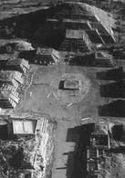 Иллюстрация к книге — Опрокинутый мир. Тайны прошлого – загадки грядущего. Что скрывают архивы Спецотдела НКВД, Аненербе и Верховного командования Вермахта [i_087.jpg]