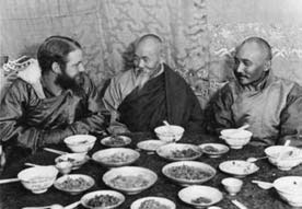 Иллюстрация к книге — Опрокинутый мир. Тайны прошлого – загадки грядущего. Что скрывают архивы Спецотдела НКВД, Аненербе и Верховного командования Вермахта [i_129.jpg]